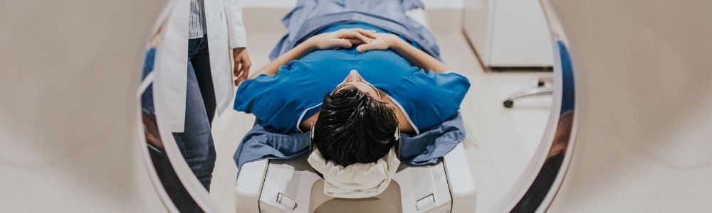 Entendendo as Diferenças entre Tomografia Computadorizada e Ressonância Magnética