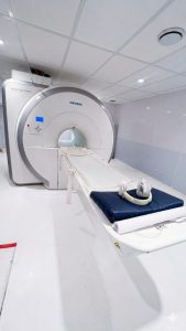 Equipamento de ressonância magnética no Hospital Campos Elísios
